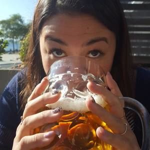 Meet your Posher, Roxanne